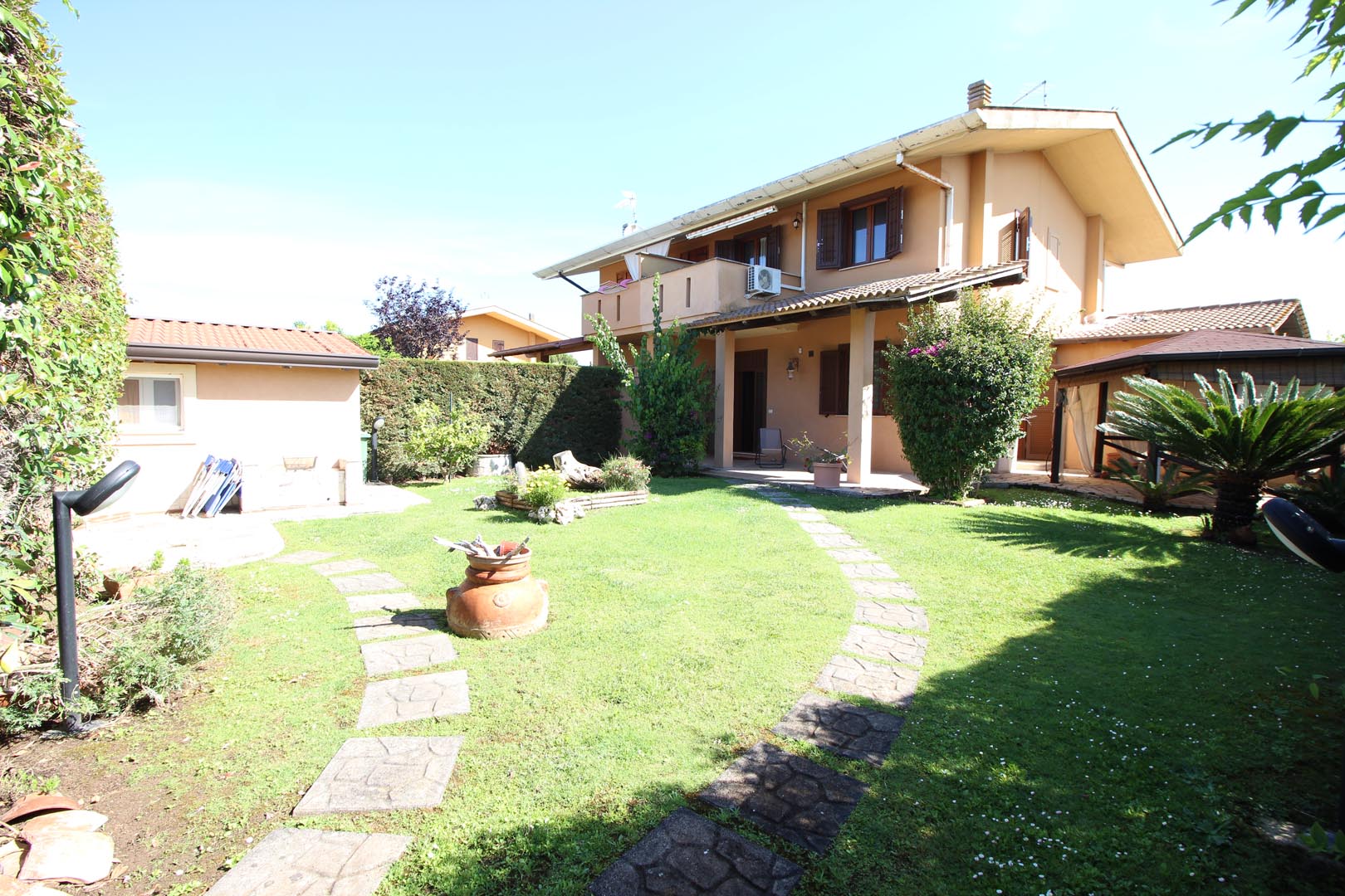 3 Stanze da Letto Stanze da Letto, ,2 BathroomsBathrooms,Villa,Vendita,1084