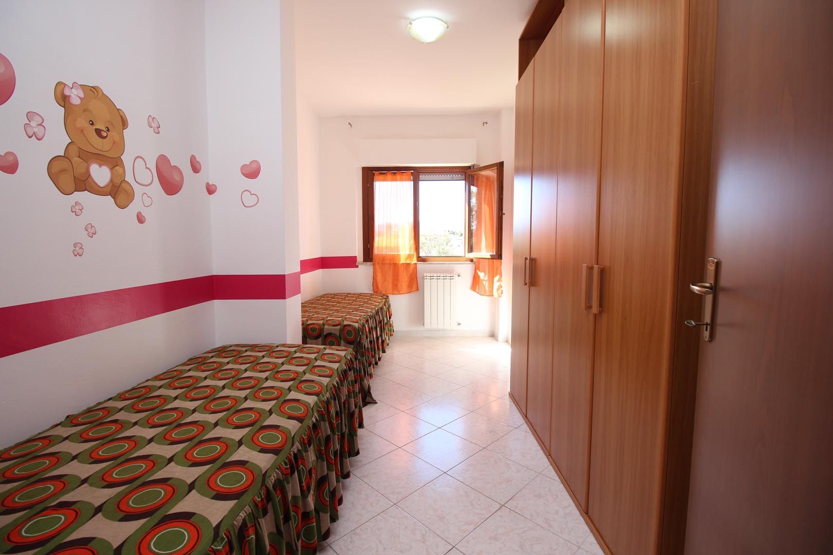 4 Stanze da Letto Stanze da Letto, ,2 BathroomsBathrooms,Appartamento,Affitto Breve,1065