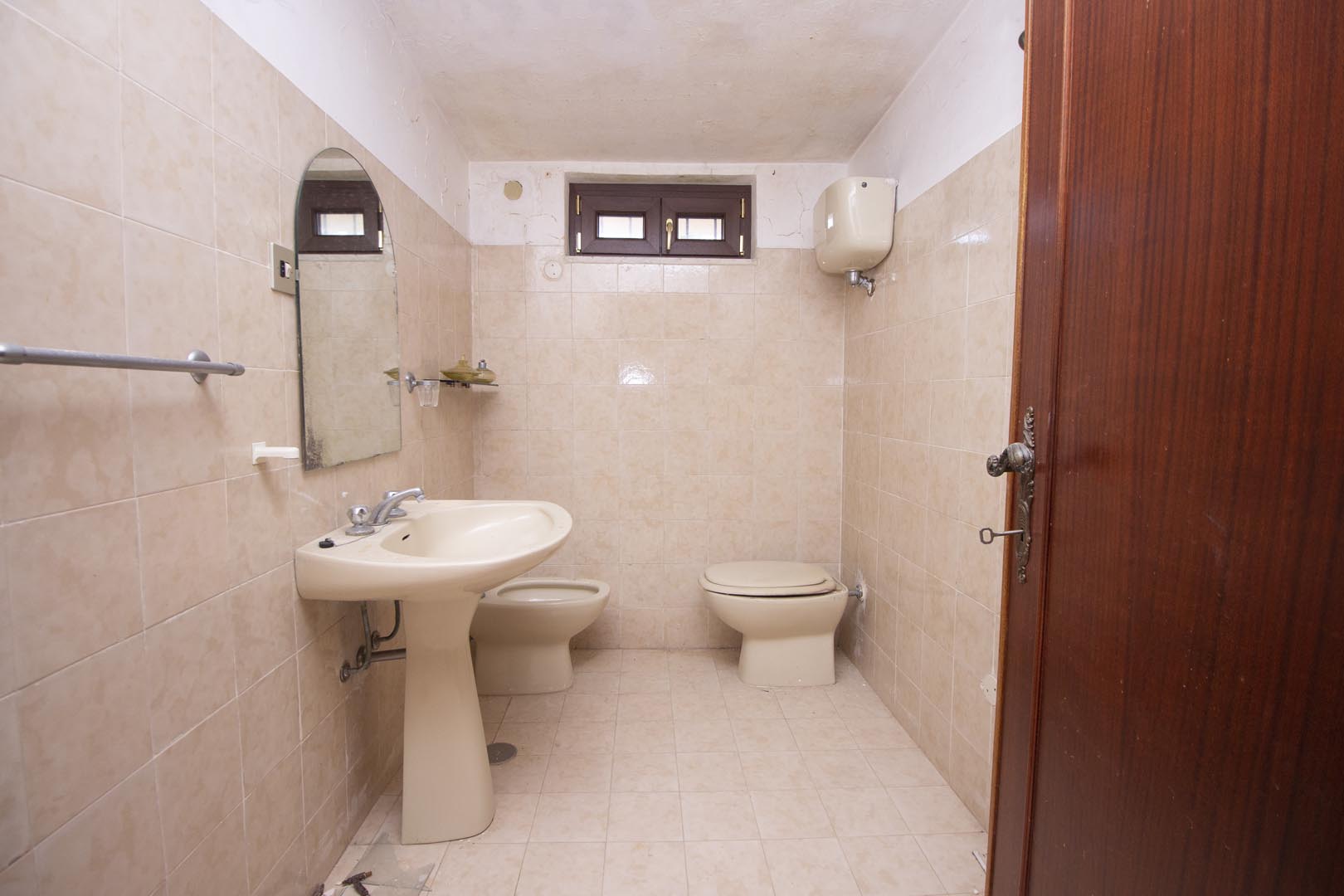 6 Stanze da Letto Stanze da Letto, ,1 BagnoBathrooms,Villa,Vendita,1073