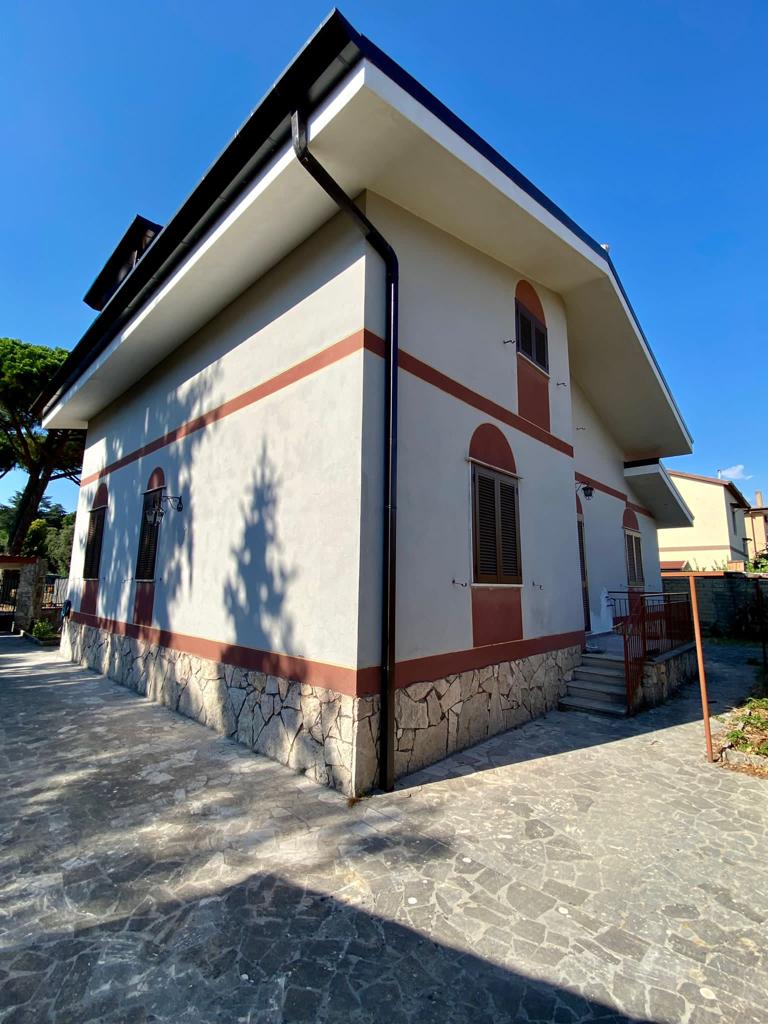 6 Stanze da Letto Stanze da Letto, ,1 BagnoBathrooms,Villa,Vendita,1073